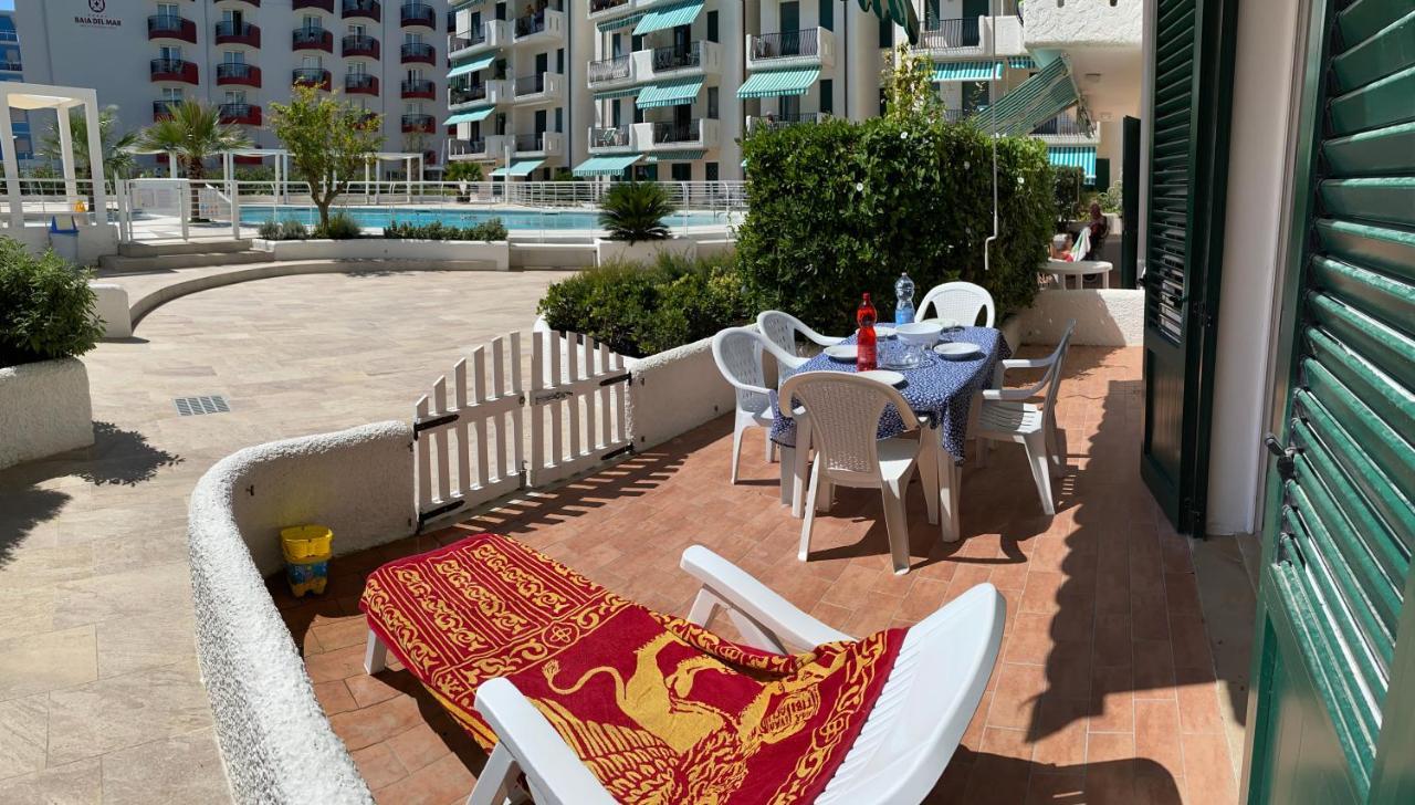 El Palmar Fronte Mare, Fronte Apartment